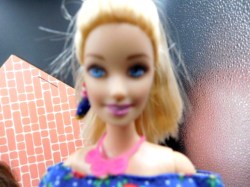 3 barbies lot 22 face b